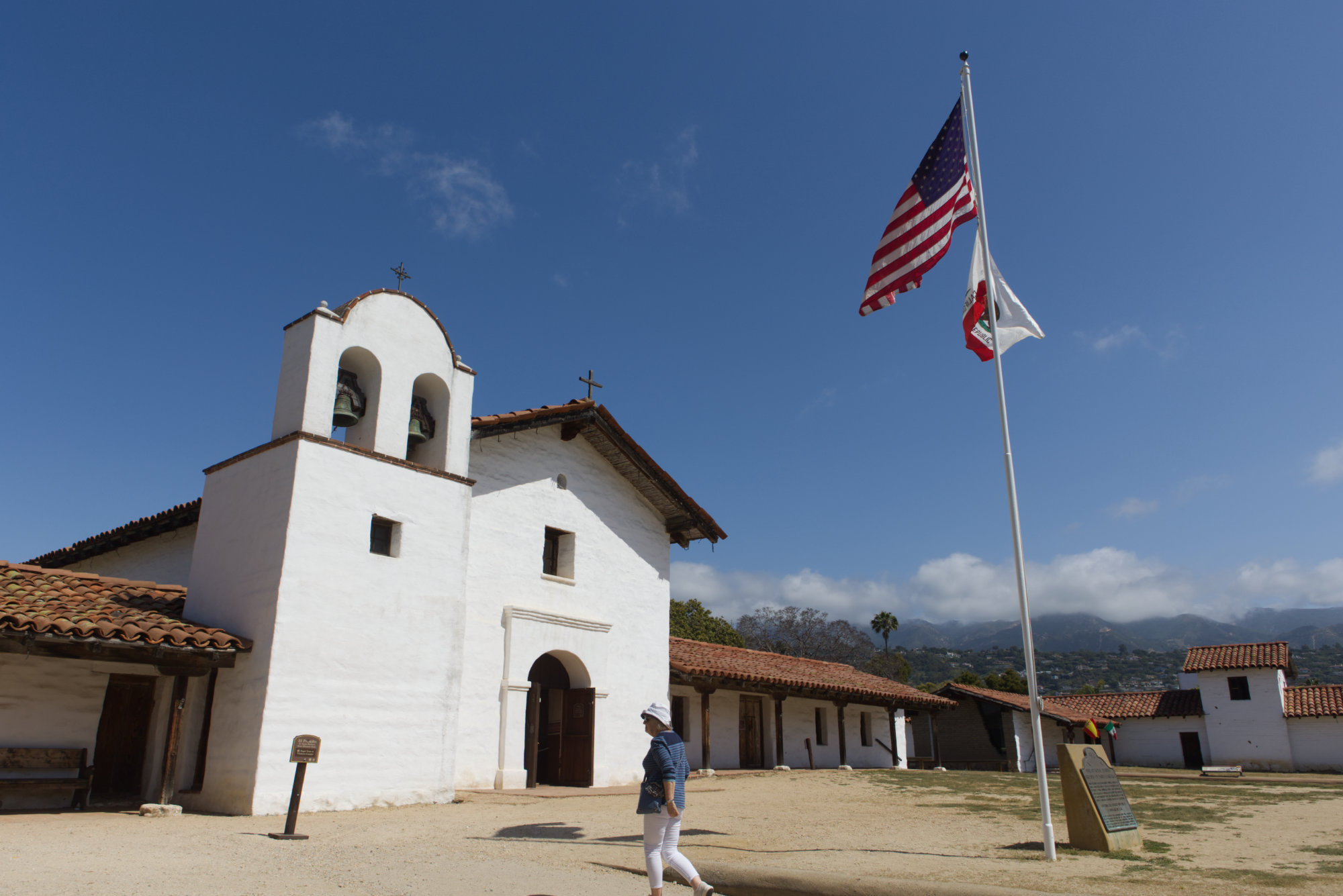 El Presidio. The Santa Barbara Historical Museum is located in Santa Barbara, California, U.S.. It features relics from Chumash, Spanish, Mexican, Yankee, and Chinese cultures, including artifacts, photographs, furnishings and textiles, dating as far back as the 15th century